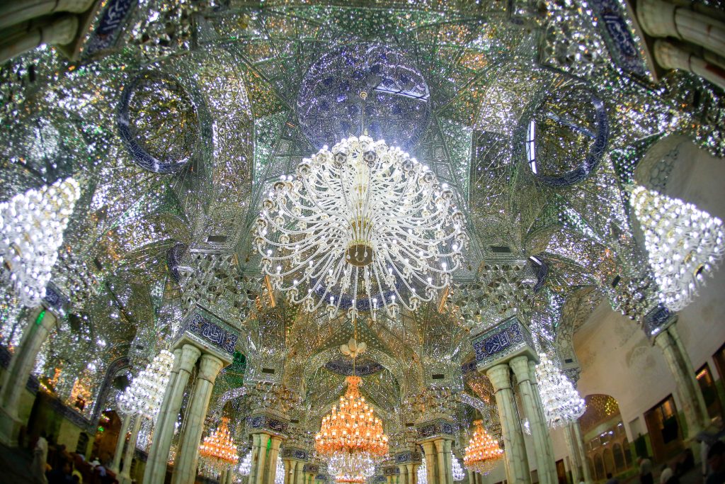 آینه کاری و لوستر شبستان ابی طالب حرم امام علی