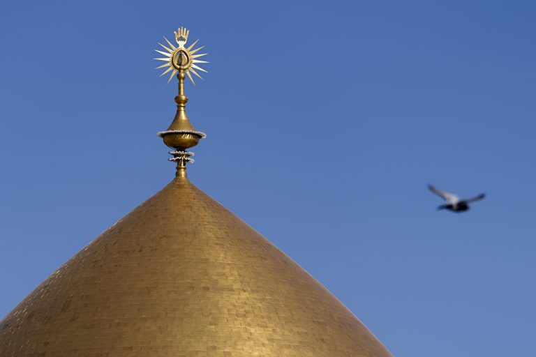 گنبد و کبوتر