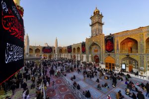 کتیبه‌های وفات حضرت زینب در صحن