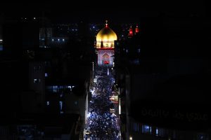 تصویر زائران شب شهادت امیرالمؤمنین در ورودی حرم مطهر