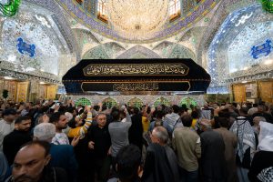ضریح مطهر امیرالمؤمنین علی علیه‌السلام در ایام شهادت