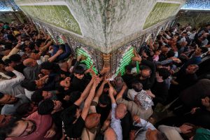 زائران ضریح منور امیرالمؤمنین علی علیه السلام