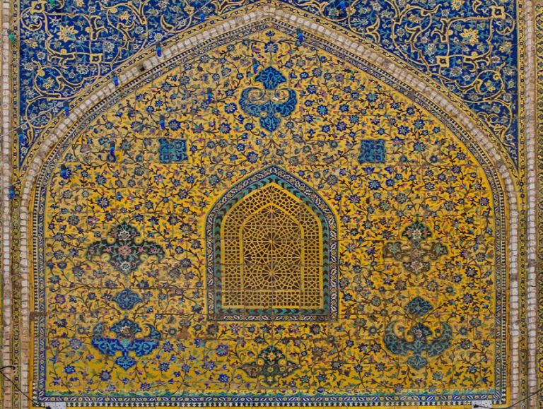 کاشی کاری زرد و آبی