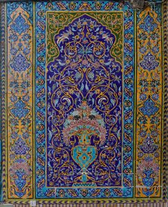 کاشی کاری با طرح گلدان
