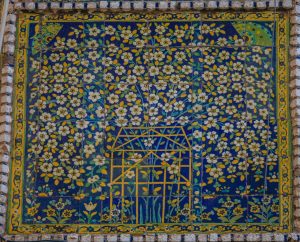 کاشی کاری با طرح گل