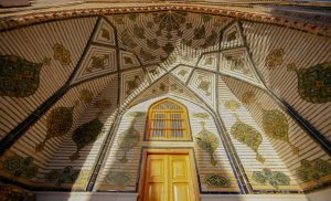 کاشی کاری دیوار