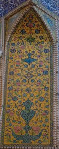 کاشی کاری دیوار