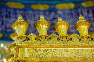 طلاکاری بالای ضریح