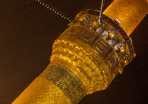 گلدسته حرم امیرالمؤمنین در باران