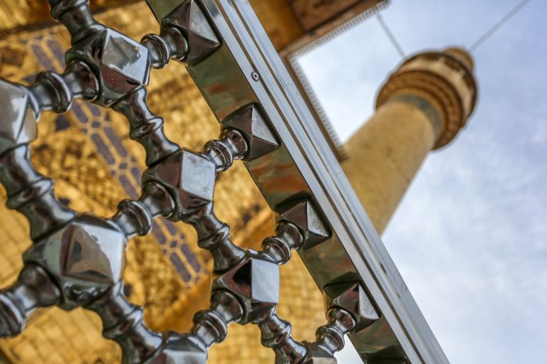 نرده‌های جلو ایوان طلا