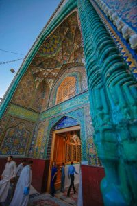 کاشی کاری دیوار ورودی
