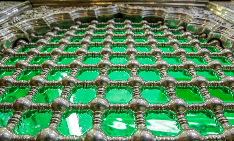 پنجره نقره‌ای ضریح امیرالمؤمنین علی علیه‌السلام
