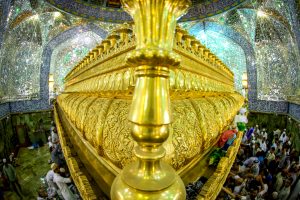 نوار طلایی بالای ضریح امیرالمؤمنین