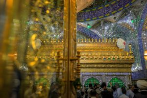 در ورودی روضه منوره و ضریح امام علی