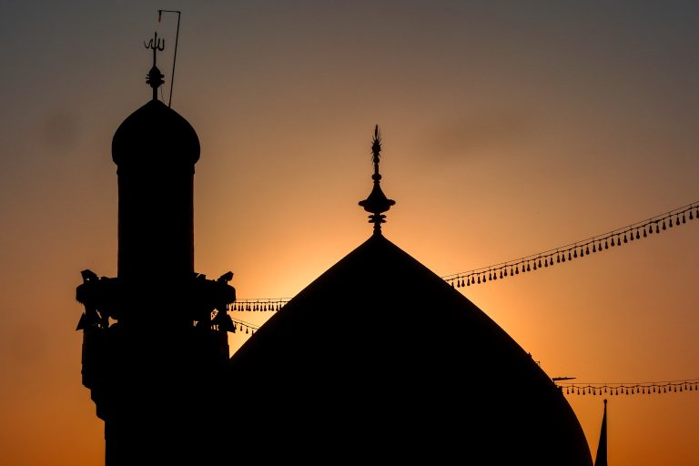 گنبد حرم امیرالمؤمنین ضد نور غروب آفتاب