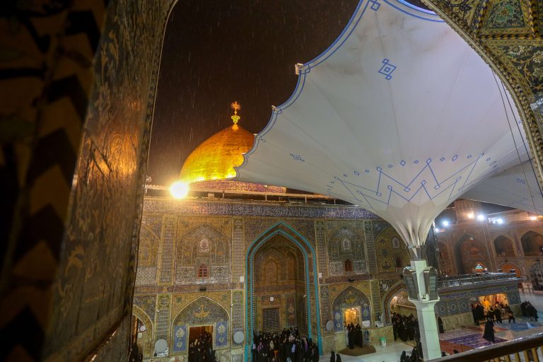 بارش شدید باران بر فراز گنبد پرنور حرم مطهر علوی