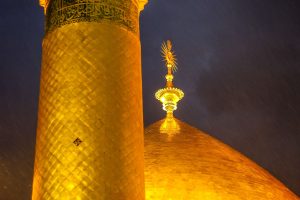 بارش باران بر گنبد و گلدسته حرم امیرالمؤمنین علی