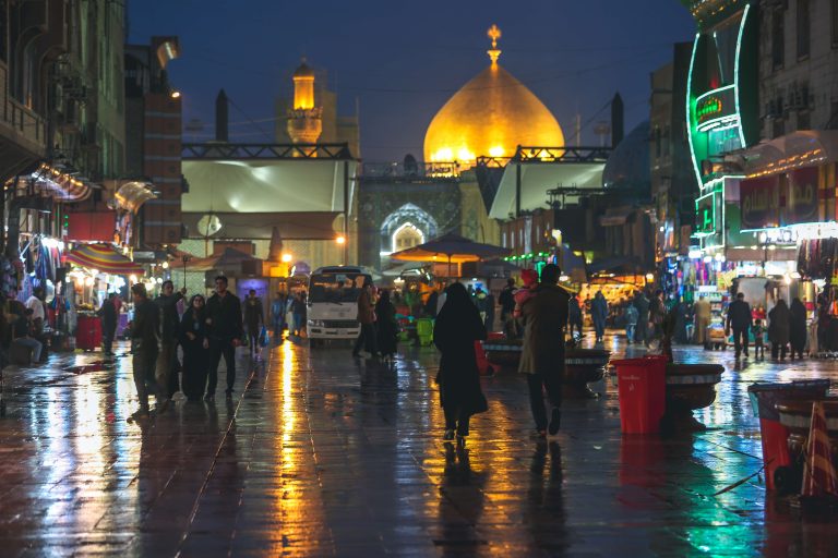 گنبد حرم امیرالمؤمنین و ورودی حرم