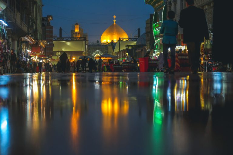 گنبد حرم امیرالمؤمنین از خیابان الرسول