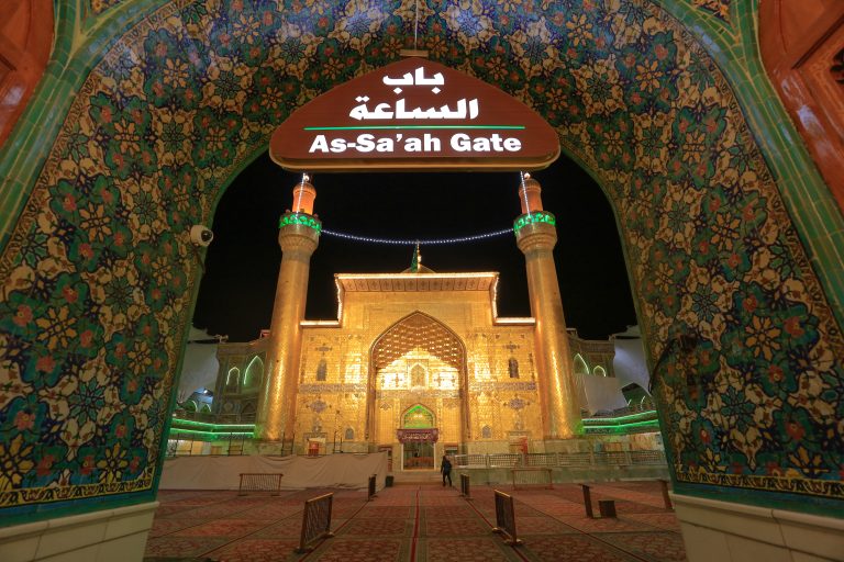 کاشی کاری ورودی در ساعت به سمت ایوان طلا