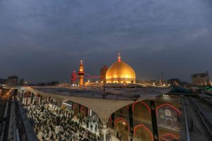 ضلع سمت راست صحن و نمای گنبد