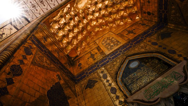 سقف ایوان طلا