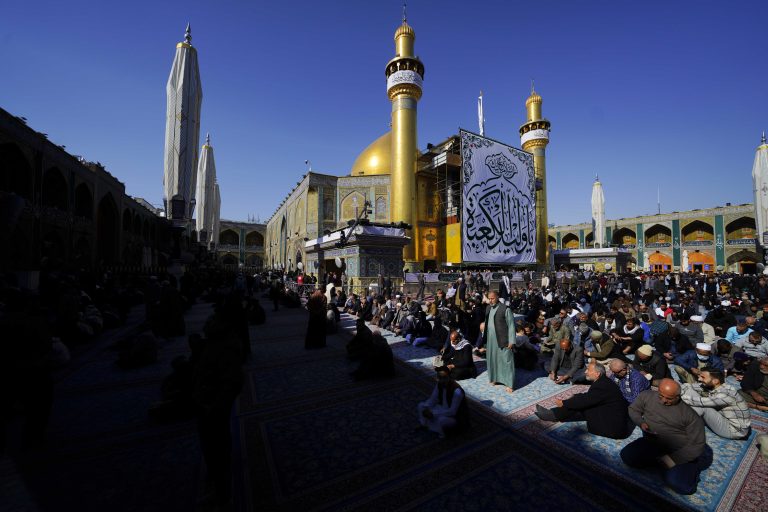 صحن حرم امیرالمؤمنین در روز عید ولادت
