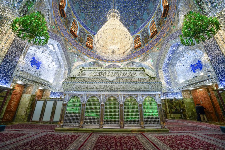 تزئینات ضریح به مناسبت ولادت امام اول شیعیان