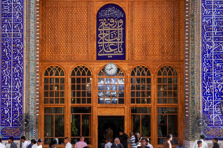 بنر حدیث پیامبر اکرم در خصوص امیرالمؤمنین