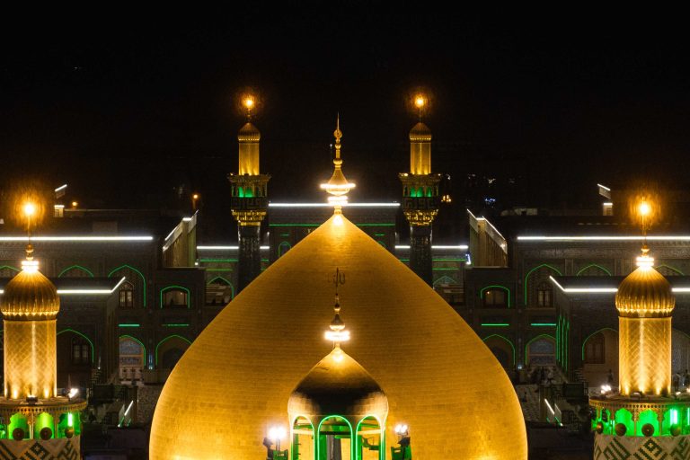 گنبد حرم امیر در شب عید غدیر