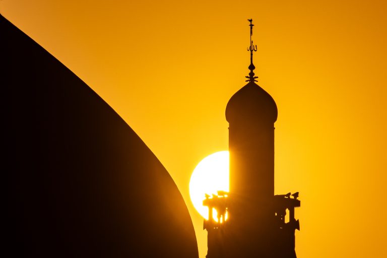 گنبد و گلدسته