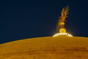 خورشید بالای گنبد