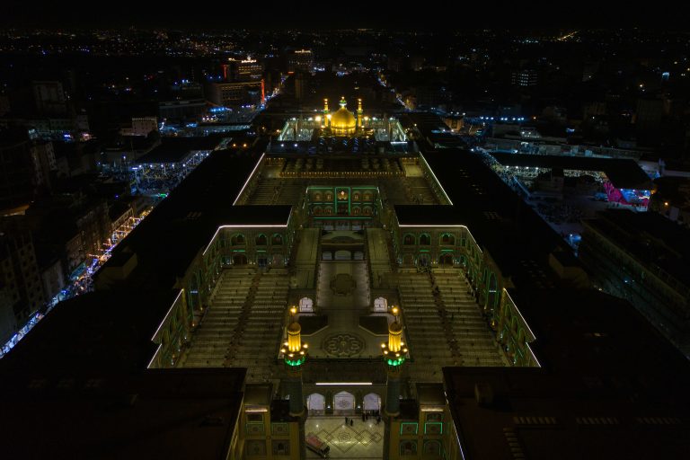 عکس هوایی از حرم مطهر در شب