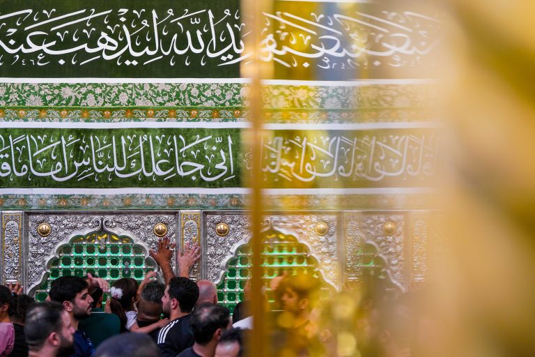 زائران امیرالمؤمنین