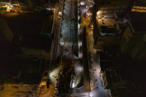 عملیات بتن‌ریزی با ماشین‌آلات تخصصی پروژۀ تقاطع غیر هم‌سطح شارع الرسول