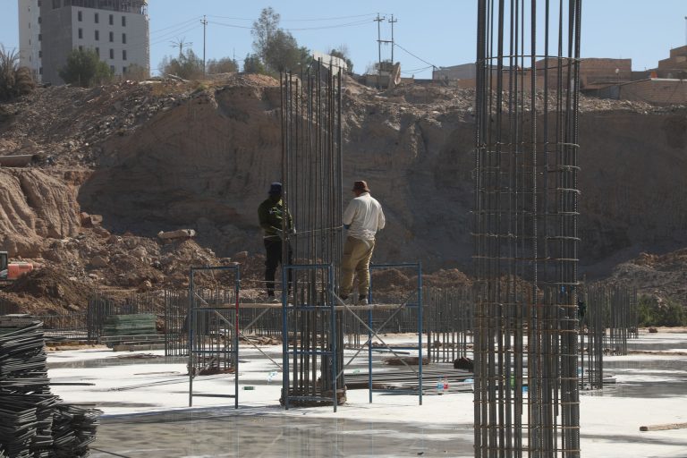 پارکینگ بزرگ طبقاتی نجف - میلگردها