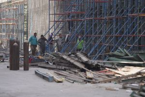 پارکینگ بزرگ طبقاتی نجف - تیرآهن و داربست