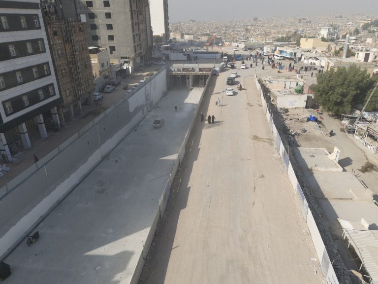 پارکینگ بزرگ طبقاتی نجف - ورودی