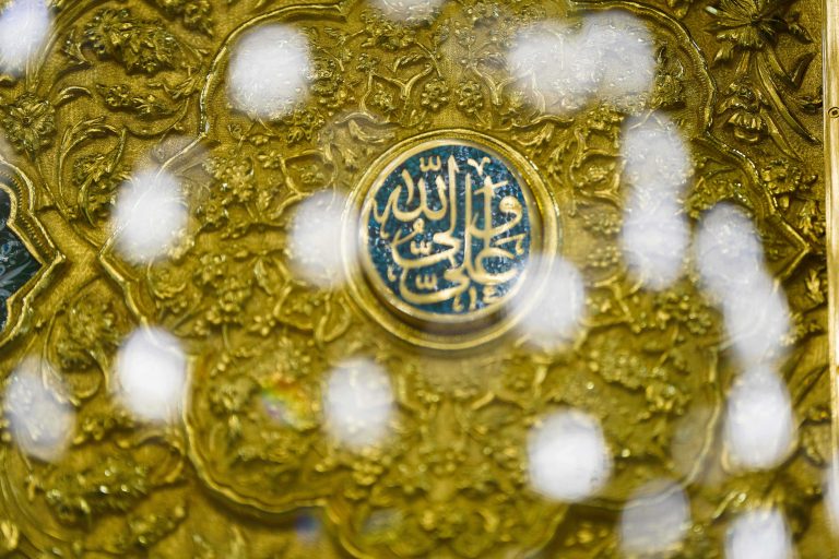 نقش علی ولی الله در میان طلاکاری با انعکاس نور