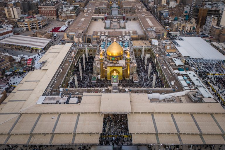 صحن حرم امیرالمؤمنین امام علی علیه‌السلام از بالا