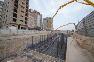 تقاطع غیر هم‌سطح شیخ طوسی - کارگران و ابزار ساخت