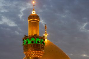 گلدسته و مأذنه حرم امام علی مقابل گنبد