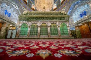 مضجع شریف امیرالمؤمنین با گل‌آرایی به مناسبت میلاد ۲