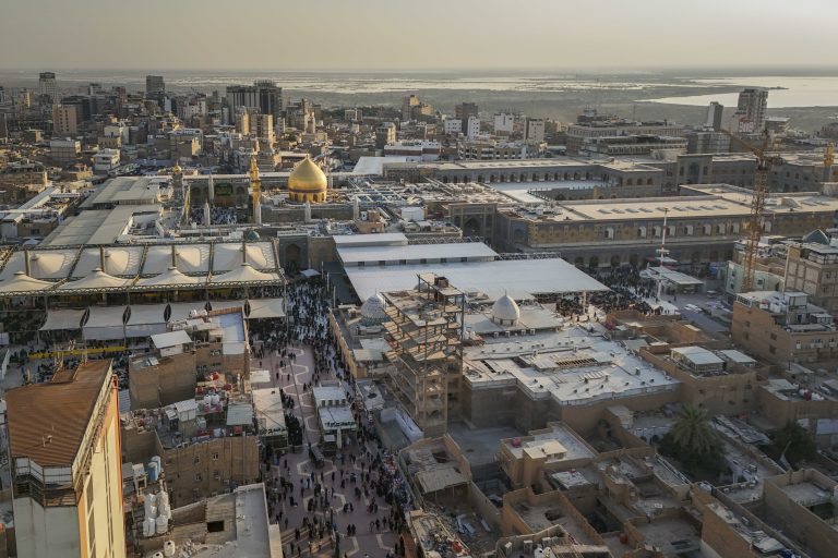 حرم مطهر علوی از نمای بالا روبرو