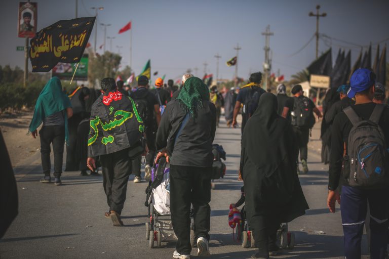 عاشقان حسین در پیاده‌روی اربعین