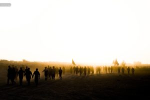 کاروان زائران اربعین در غبار
