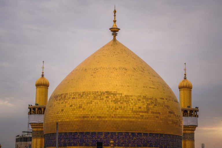 گنبد و گلدسته‌ها