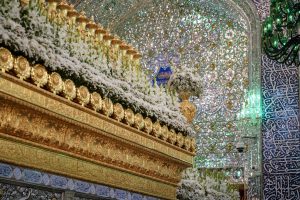 تزئین ضریح امرالمؤمنین علی با گل به مناسبت عید غدیر