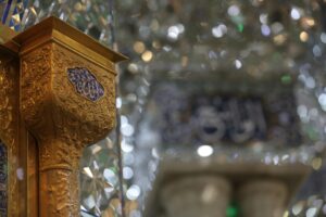 سردر ورودی با طلاکاری و میناکاری اسم جلاله