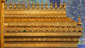 تاج بالای ضریح مرقد مطهر علوی با جزئیات دقیق آن